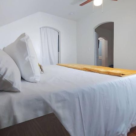 Historic W/Deck, King Bed & Air By Lake Michigan Manistee Ngoại thất bức ảnh