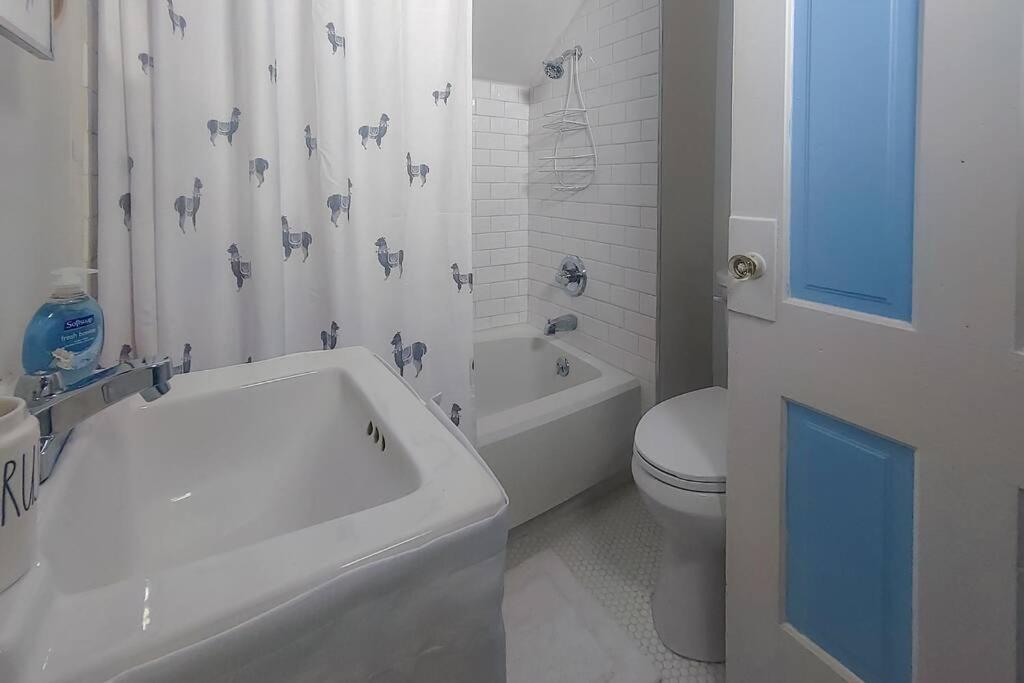 Historic W/Deck, King Bed & Air By Lake Michigan Manistee Ngoại thất bức ảnh